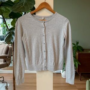 Uniqlo grey button up cardigan
